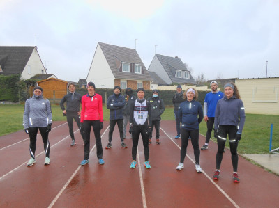 10 à 12 x 250m pour nos triathlètes, il manque Anne Sophie sur la photo.